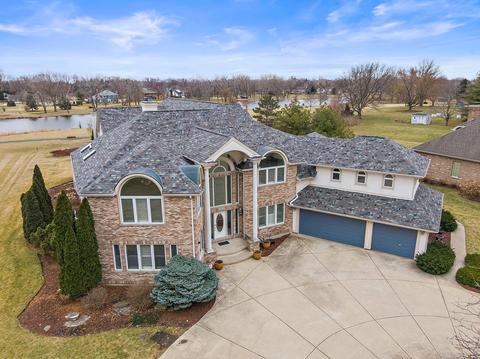741 Braintree Ln, Bartlett, IL 60103 photo 3