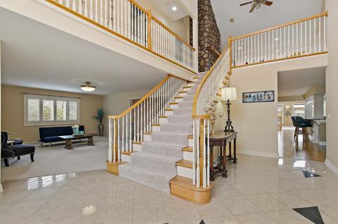 741 Braintree Ln, Bartlett, IL 60103 photo 10