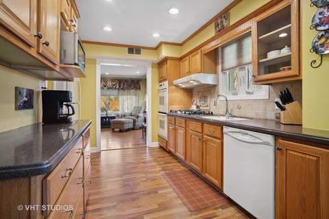2703 Eisenhower Dr, Des Plaines, IL 60018 photo 7