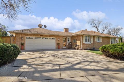 2703 Eisenhower Dr, Des Plaines, IL 60018 photo 2