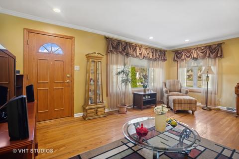 2703 Eisenhower Dr, Des Plaines, IL 60018 photo 5