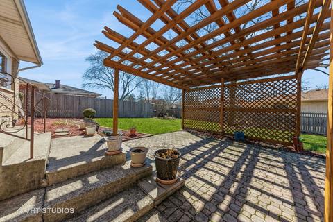 15416 Pine Dr, Oak Forest, IL 60452 photo 4