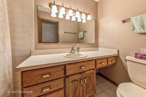 15416 Pine Dr, Oak Forest, IL 60452 photo 10