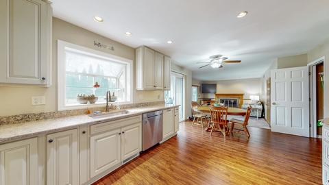 2 S680 Cree Ln, Wheaton, IL 60189 photo 7