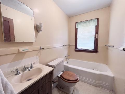 627 Illinois Ave, Elgin, IL 60120 photo 8
