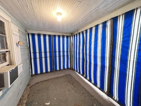 627 Illinois Ave, Elgin, IL 60120 photo 9