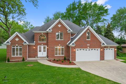 932 E Glencoe St, Palatine, IL 60067