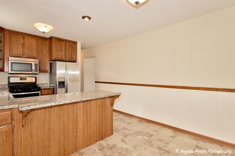 1008 Hampton Ct, Mchenry, IL 60050 photo 11