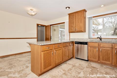 1008 Hampton Ct, Mchenry, IL 60050 photo 7
