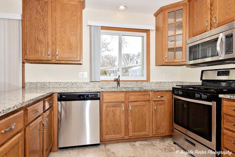 1008 Hampton Ct, Mchenry, IL 60050 photo 8