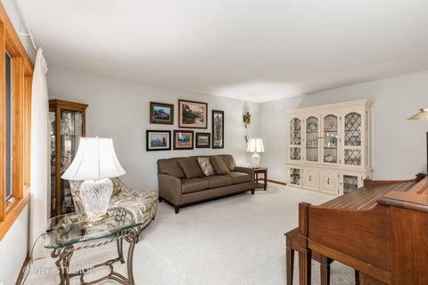 14541 Kolin Ave, Midlothian, IL 60445 photo 2