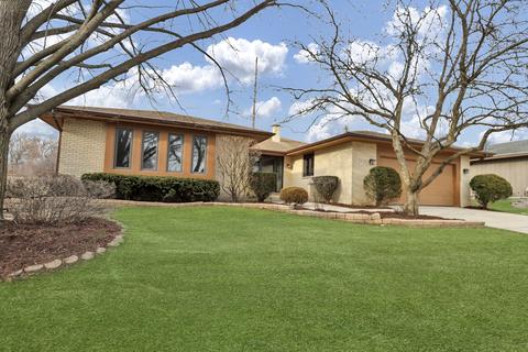 1198 Waltham Ln, Bartlett, IL 60103 photo 2