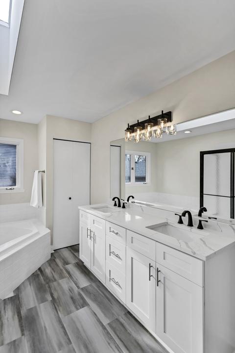 1198 Waltham Ln, Bartlett, IL 60103 photo 20