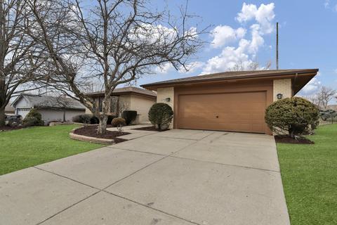 1198 Waltham Ln, Bartlett, IL 60103 photo 3