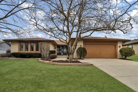 1198 Waltham Ln, Bartlett, IL 60103 photo 4