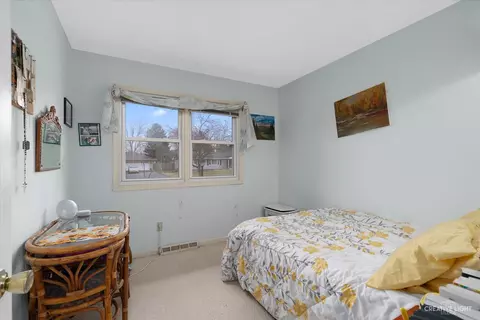 1031 Johnston Dr, Aurora, IL 60506 photo 7