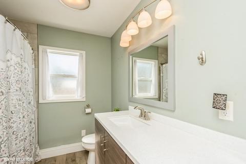 205 E Blackman St, Harvard, IL 60033 photo 6