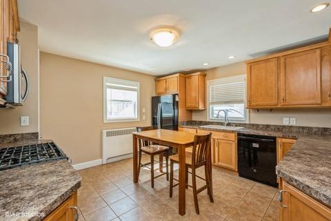 205 E Blackman St, Harvard, IL 60033 photo 4