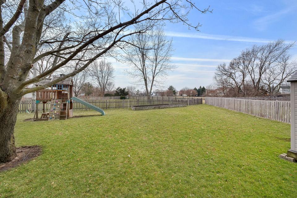  946 Lewis Pl, Geneva, IL 60134 photo 25