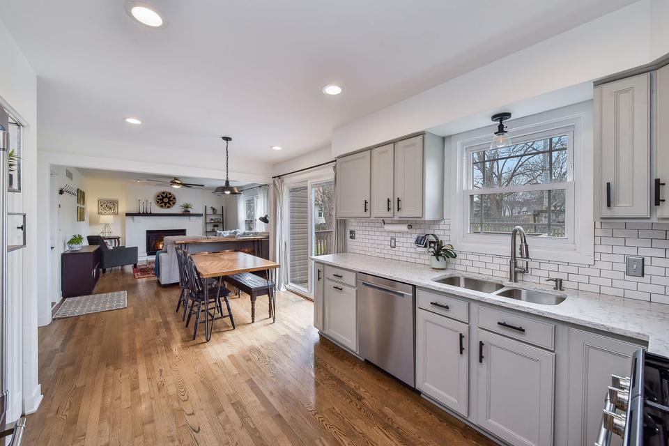 946 Lewis Pl, Geneva, IL 60134 photo 9