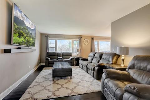 1205 Royal Blvd, Elgin, IL 60123 photo 3