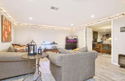 28016 N Lakeview Cir N, Mchenry, IL 60051 photo 16