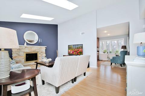 28016 N Lakeview Cir N, Mchenry, IL 60051 photo 2