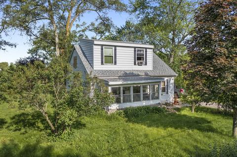 1 S120 Indian Knoll St, Winfield, IL 60190