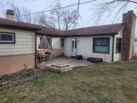 680 Ash Rd, Hoffman Estates, IL 60169 photo 2
