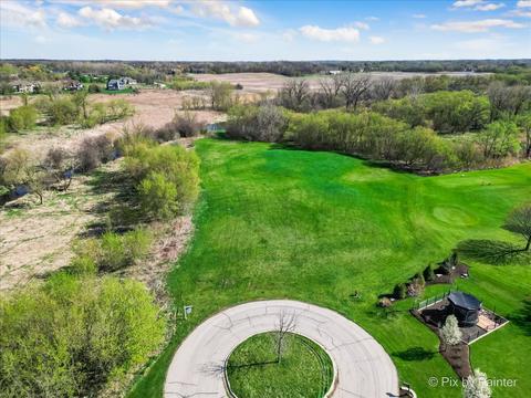 6906 Inverway Dr, Lakewood, IL 60014