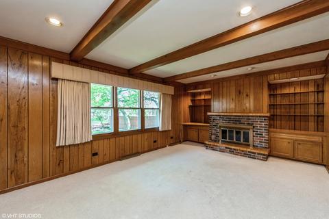 765 Ruth Dr, Elgin, IL 60123 photo 2