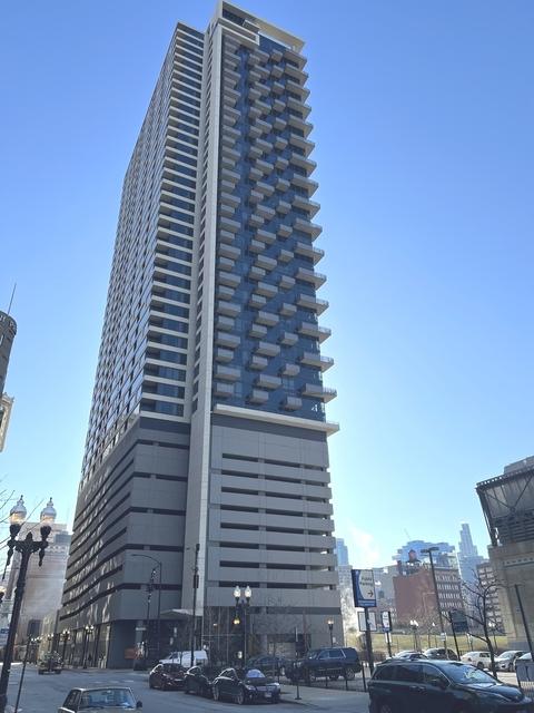 235 W Van Buren St #3820, Chicago, IL 60607