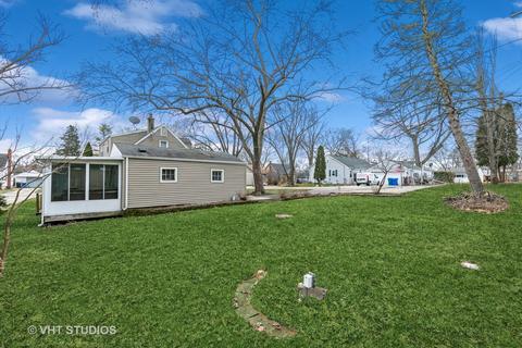 526 Edwards Ave, West Dundee, IL 60118 photo 2