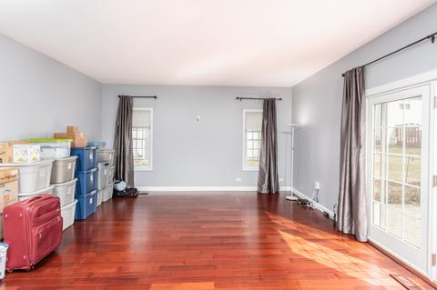 566 Abbey Rd, Bartlett, IL 60103 photo 8