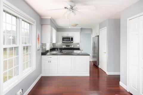 566 Abbey Rd, Bartlett, IL 60103 photo 4
