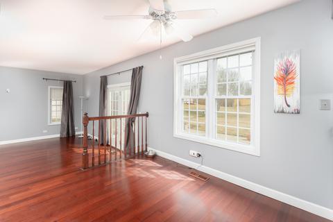 566 Abbey Rd, Bartlett, IL 60103 photo 9