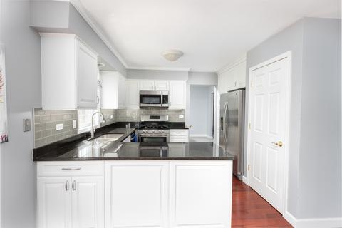 566 Abbey Rd, Bartlett, IL 60103 photo 3
