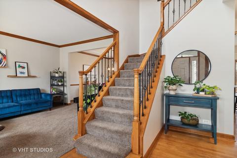 2376 Crabapple Ct, Aurora, IL 60503 photo 4