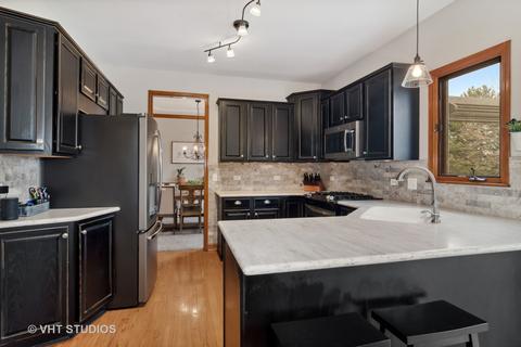 2376 Crabapple Ct, Aurora, IL 60503 photo 9