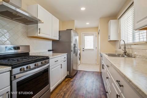 530 Audrey Ln, Wheeling, IL 60090 photo 3