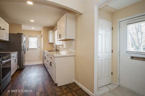 530 Audrey Ln, Wheeling, IL 60090 photo 4