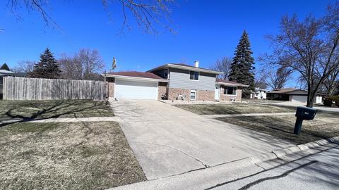 974 Balsam Ln, Bartlett, IL 60103 photo 1