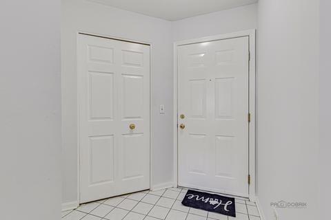710 Mill Cir #204, Wheeling, IL 60090 photo 24