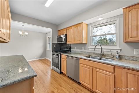 911 E Liberty Dr, Wheaton, IL 60187 photo 13