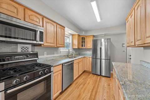911 E Liberty Dr, Wheaton, IL 60187 photo 12