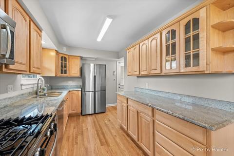 911 E Liberty Dr, Wheaton, IL 60187 photo 11