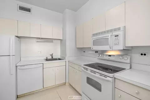 175 E Delaware Pl #5411, Chicago, IL 60611 photo 10