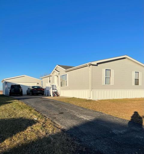 99 Partridge Ln, Beecher, IL 60401