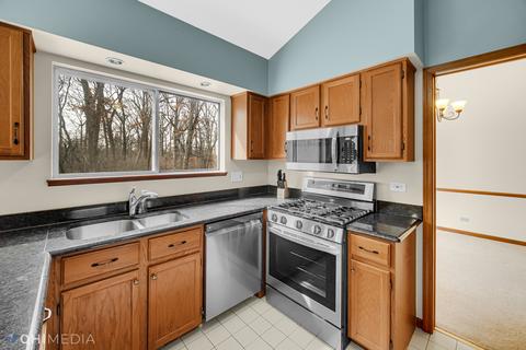 643 Hazel Nut Ct, Bartlett, IL 60103 photo 8