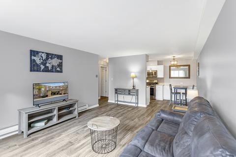 1500 Robin Cir #106, Hoffman Estates, IL 60169 photo 8